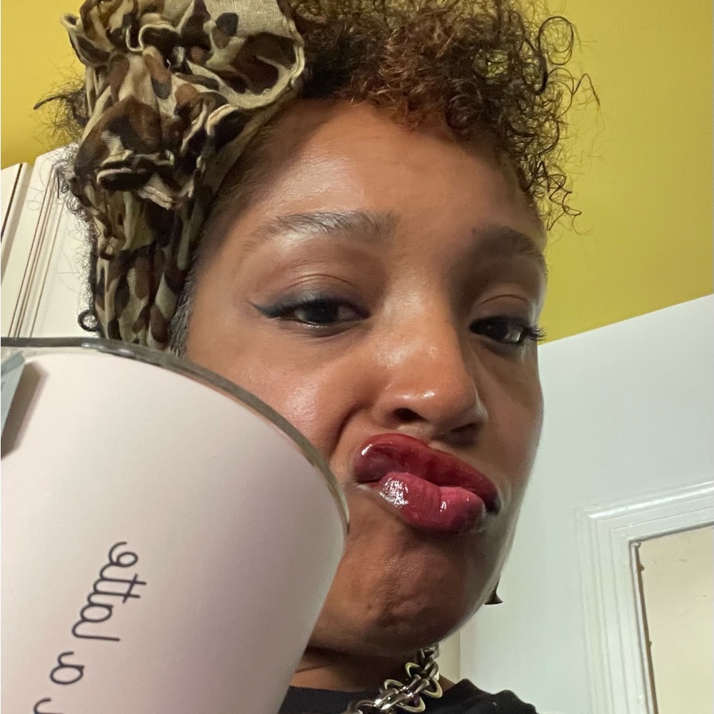 Meet your Posher, Safiyyah